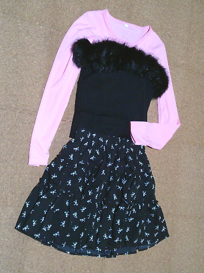 122）285円ボタン飾りの長袖Tシャツ