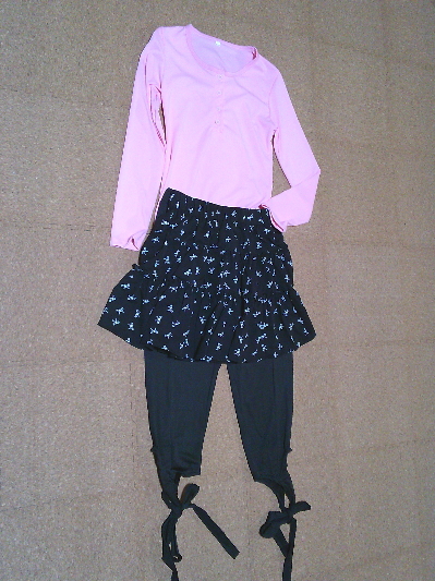 122）285円ボタン飾りの長袖Tシャツ