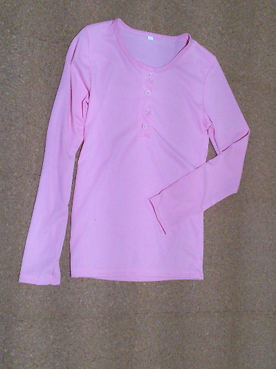 123）285円ボタン飾りの長袖Tシャツ２