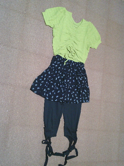 124）300円緑のくしゅトップス