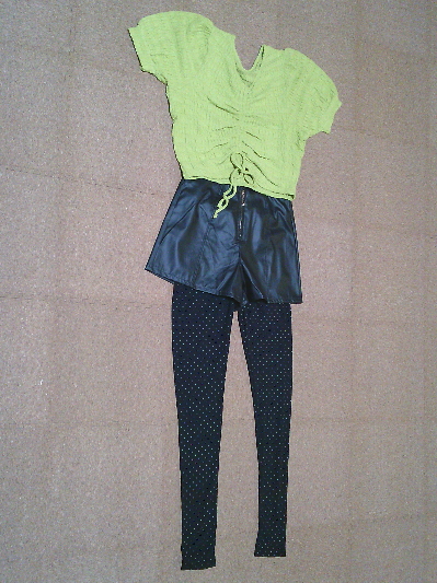 124）300円緑のくしゅトップス