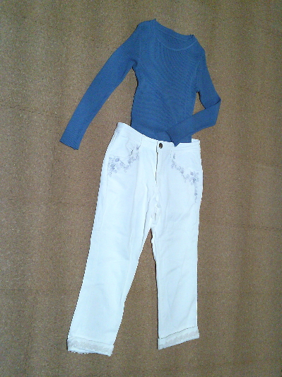 136)582円ニット・ブルー