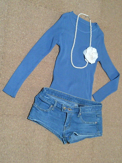 136)582円ニット・ブルー