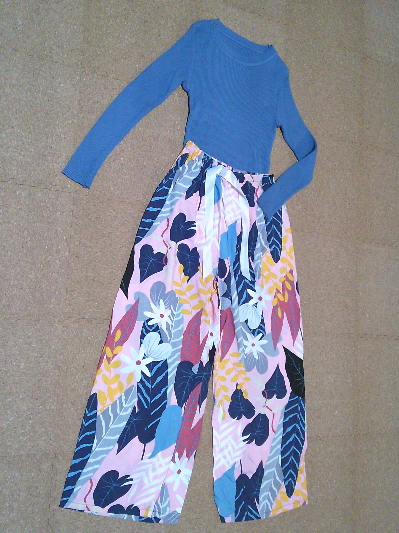 137）582円ニット・ブルー２