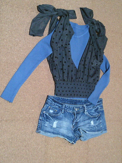 137）582円ニット・ブルー２