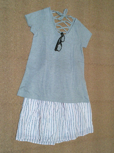 140)360円メガネ付きバックリボンTシャツ