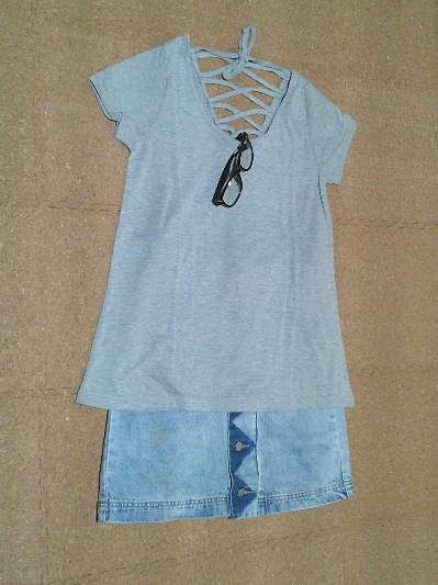 140)360円メガネ付きバックリボンTシャツ