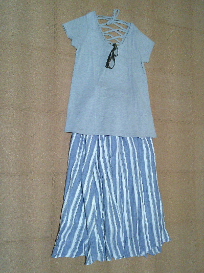 141)360円メガネ付きバックリボンTシャツ2