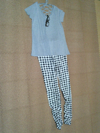 141)360円メガネ付きバックリボンTシャツ2