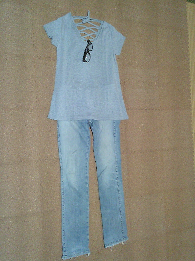 141)360円メガネ付きバックリボンTシャツ2