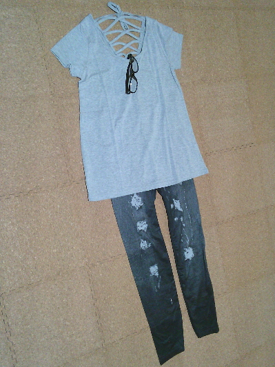 141)360円メガネ付きバックリボンTシャツ2