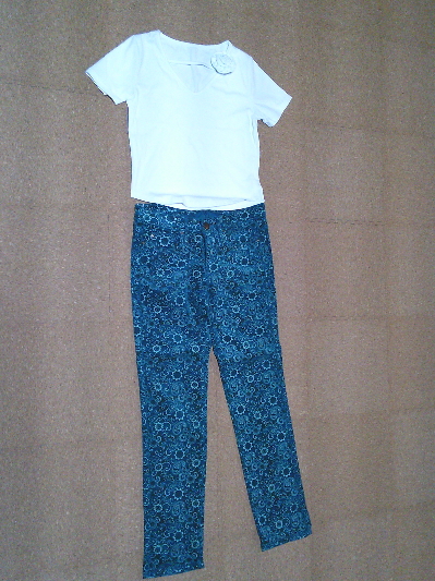 143）649円ベイズリー柄ストレッチパンツ２