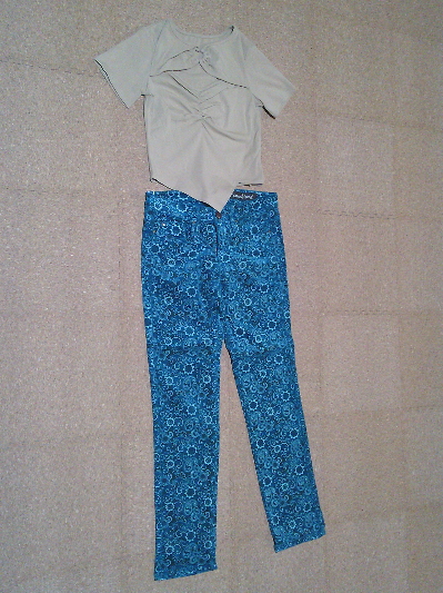 143）649円ベイズリー柄ストレッチパンツ２