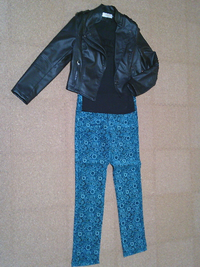 143）649円ベイズリー柄ストレッチパンツ２