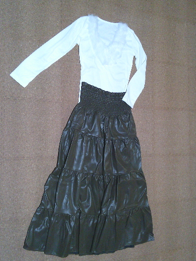 144）990円レザーティアードスカート・緑