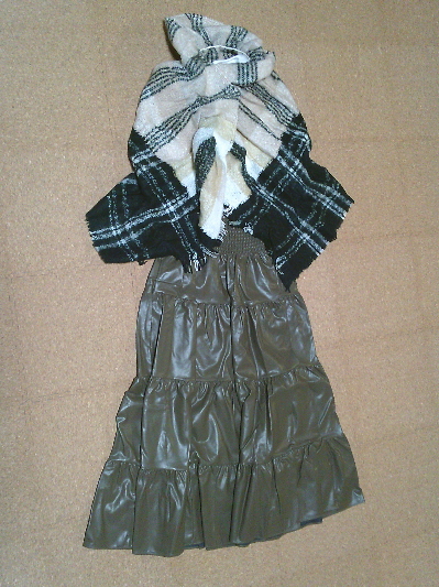 144）990円レザーティアードスカート・緑