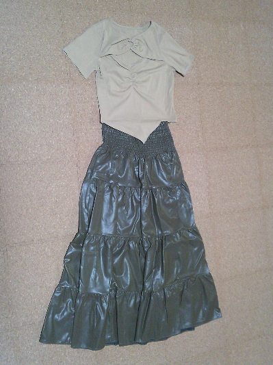 144）990円レザーティアードスカート・緑