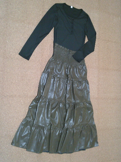 144）990円レザーティアードスカート・緑