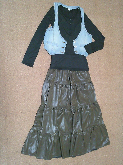 144）990円レザーティアードスカート・緑