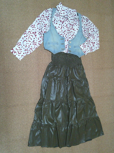 144）990円レザーティアードスカート・緑