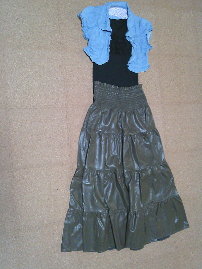 145)990円レザーティアードスカート・緑2