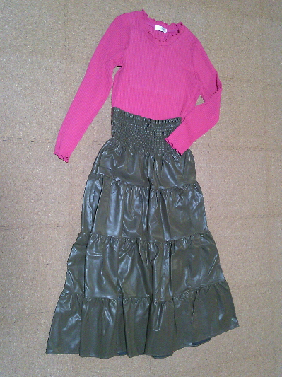 145)990円レザーティアードスカート・緑2