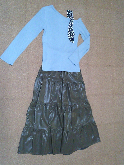 145)990円レザーティアードスカート・緑2