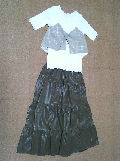 145)990円レザーティアードスカート・緑2
