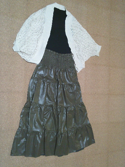 145)990円レザーティアードスカート・緑2