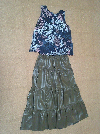 145)990円レザーティアードスカート・緑2