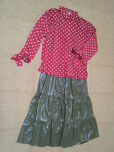 145)990円レザーティアードスカート・緑2