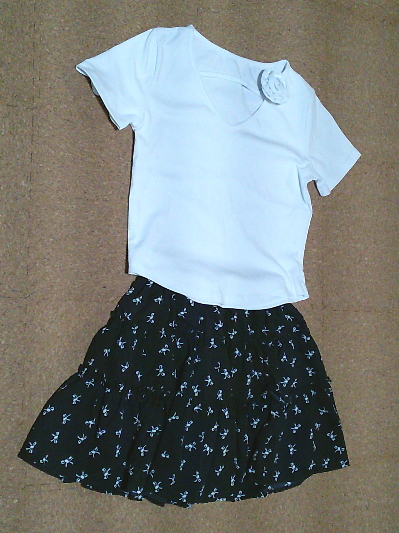 152）297円リボン柄スカート