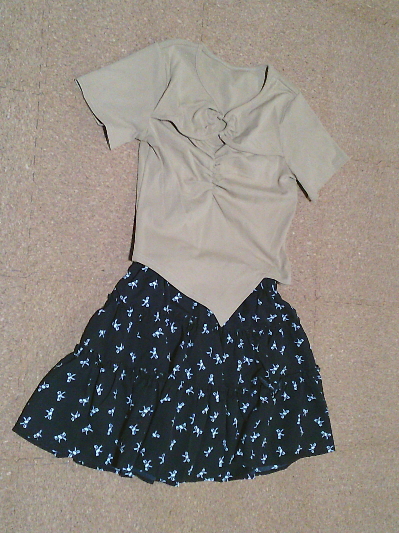 152）297円リボン柄スカート