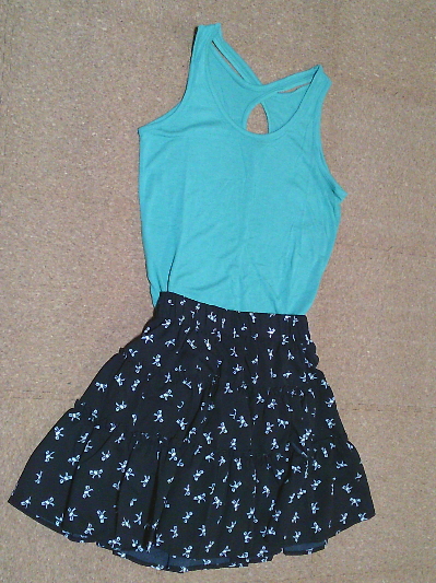 152）297円リボン柄スカート