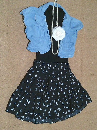 152）297円リボン柄スカート