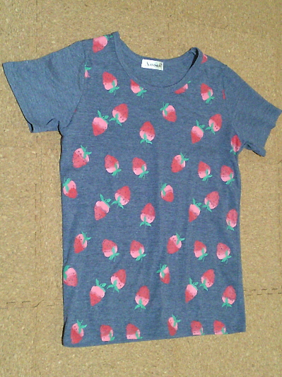 160)550円いちごTシャツ