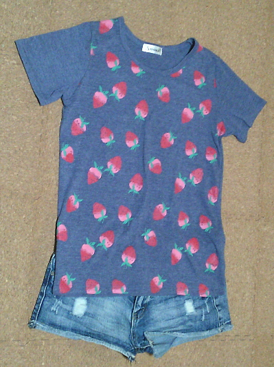 160)550円いちごTシャツ