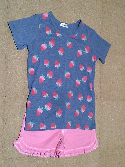 161)550円いちごTシャツ2