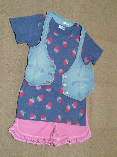 161)550円いちごTシャツ2