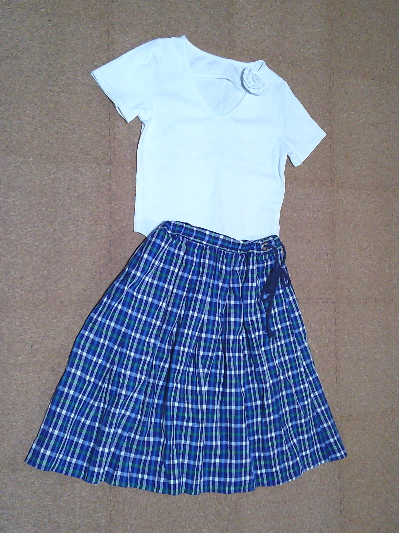 163）275円コサージュ付きタイトTシャツ２