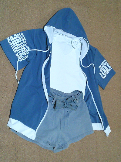 176)482円半そでパーカー青3