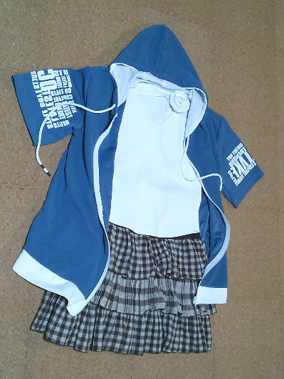 176)482円半そでパーカー青3