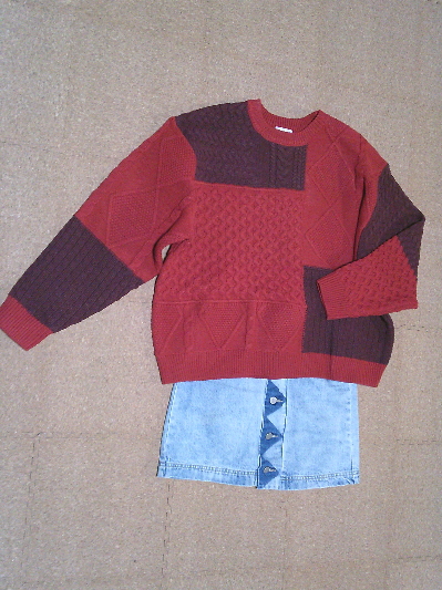 186)999円赤のデザインセーター