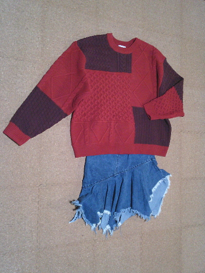 186)999円赤のデザインセーター