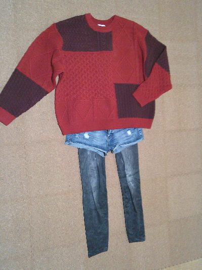 187）999円赤のデザインセーター２