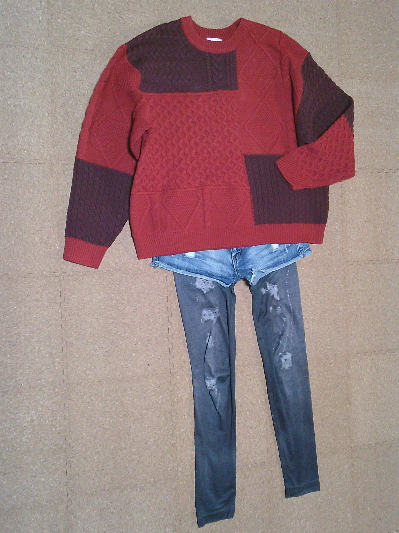 187）999円赤のデザインセーター２