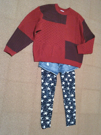 187）999円赤のデザインセーター２