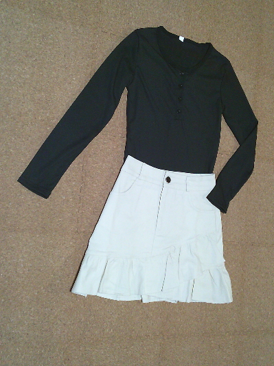 188)550円フロントギャザー・デザインミニスカート白