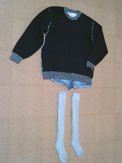 190)957円黒とグレーの配色デザインセーター