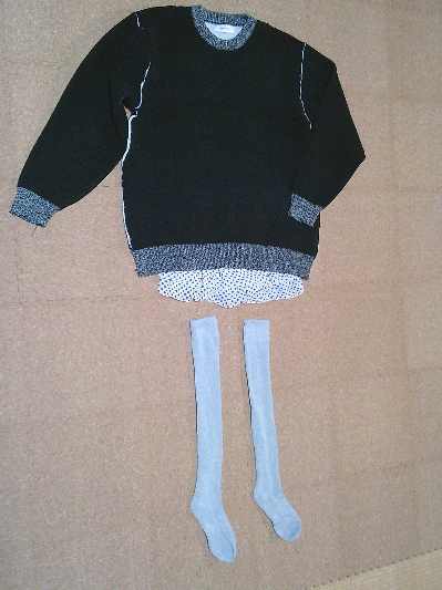 190)957円黒とグレーの配色デザインセーター